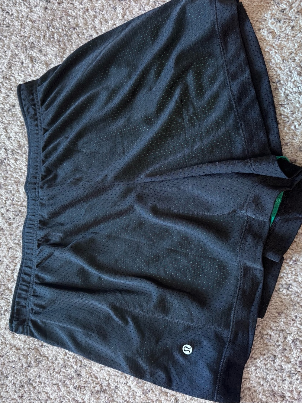 Lululemon Double Layered Mesh Shorts XL - Picture 5 of 5